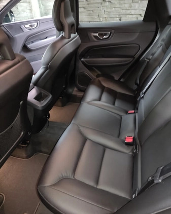 Volvo XC 60 cena 154000 przebieg: 77000, rok produkcji 2018 z Sosnowiec małe 781